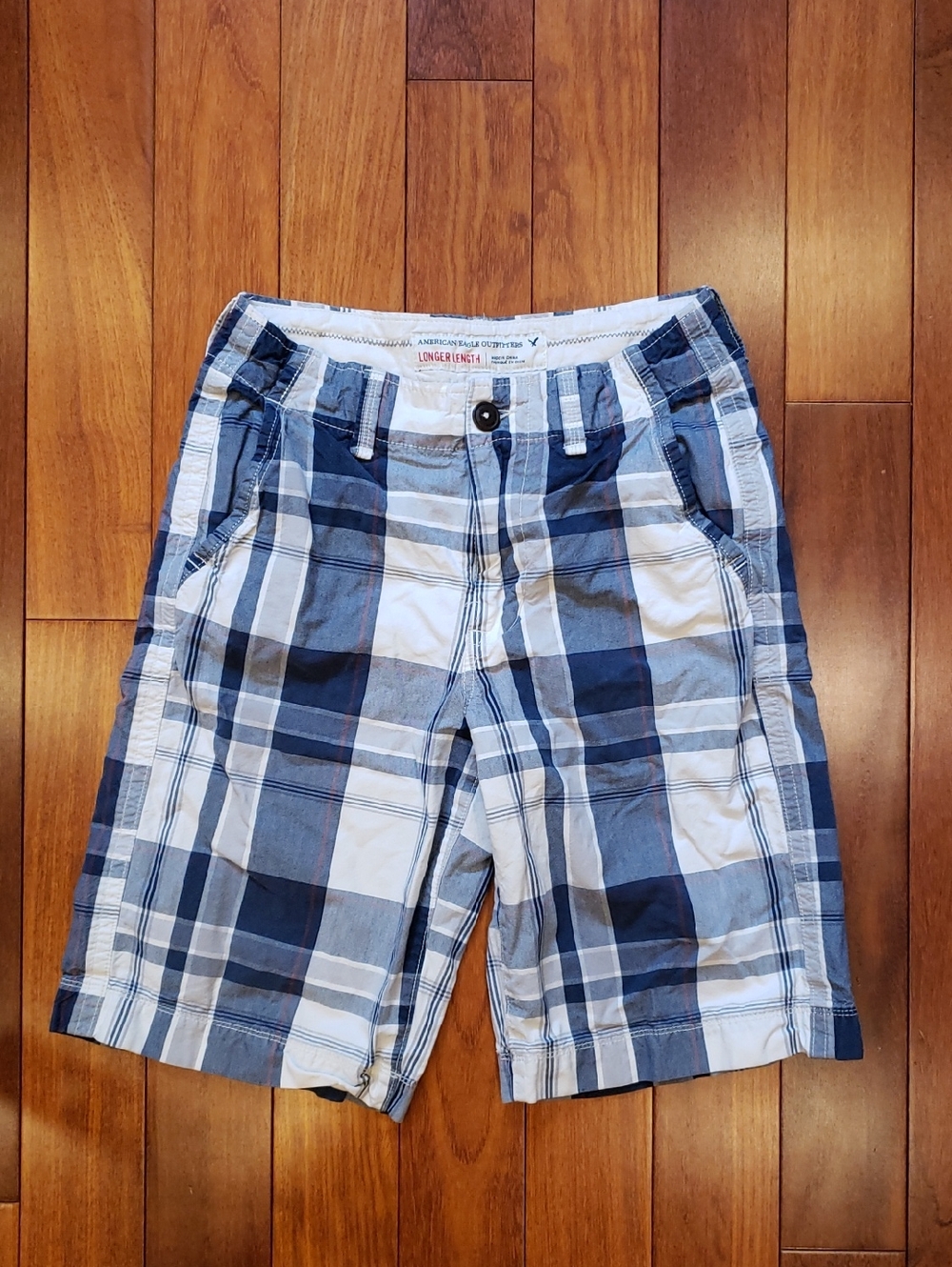 Men's size 28 Plaid Flat Front Cotton Shorts, 10"